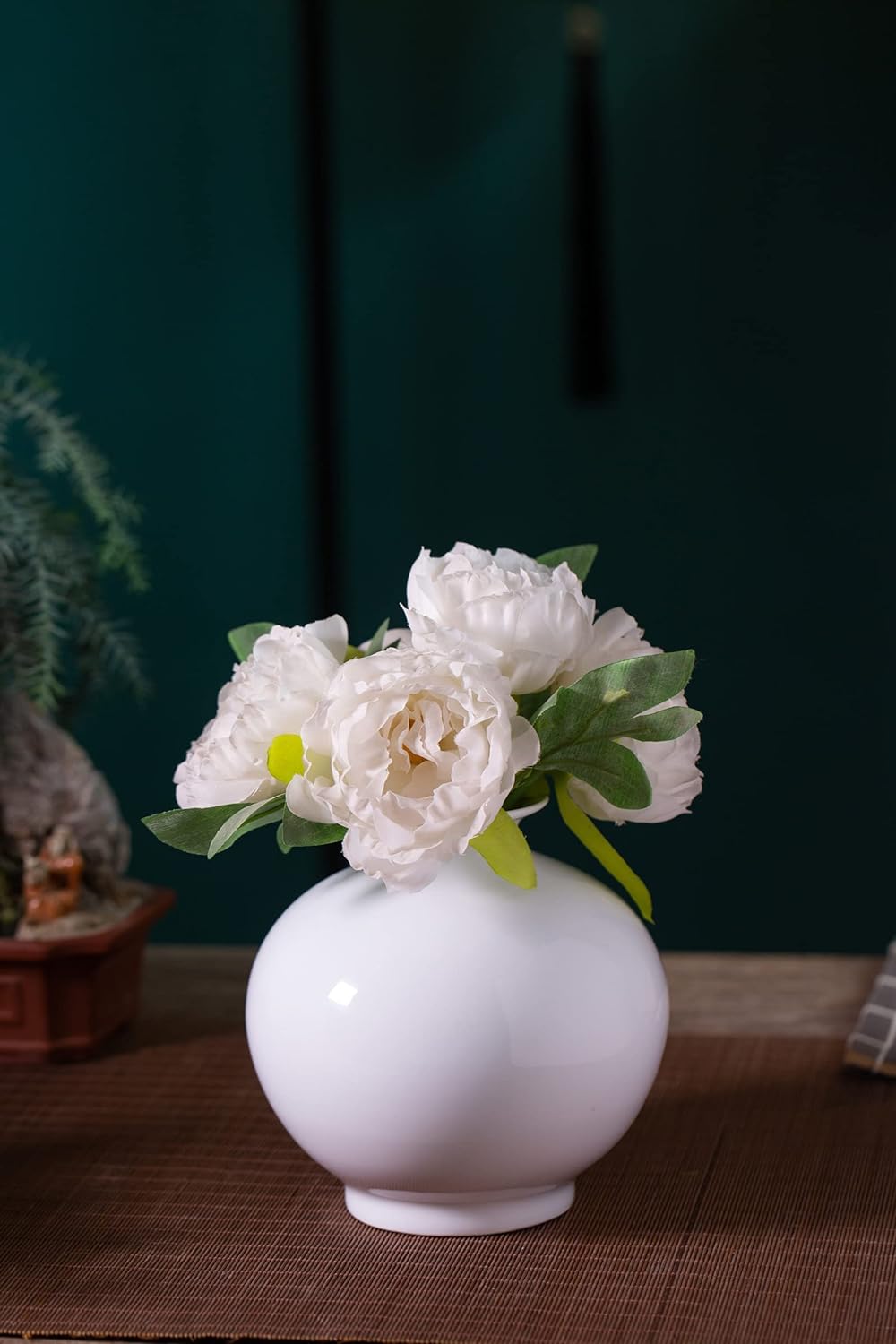 White Porcelain Vase Chinoiserie for Flowers Ceramic Boho Modern Small Shelf Decor Accents Living Room Jingdezhen Rustic Table Fireplace Farmhouse Objects Long Egg Shell Jar Gifts