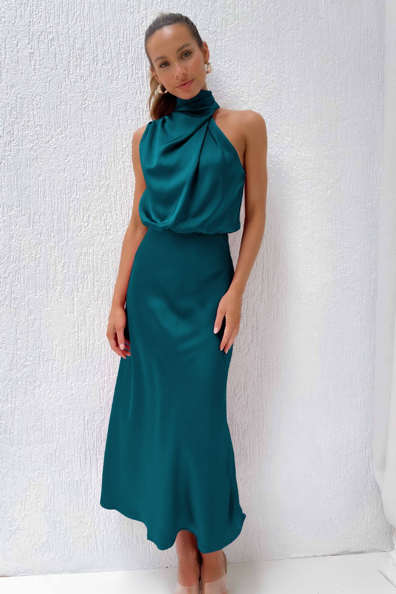 Sisakphoto™-Stylish and elegant satin sleeveless dress
