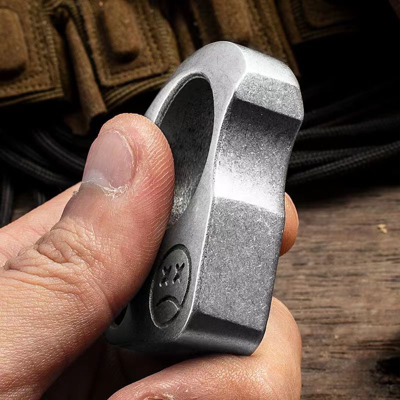 Tiger finger defense portable single finger fist buckle hand mouth