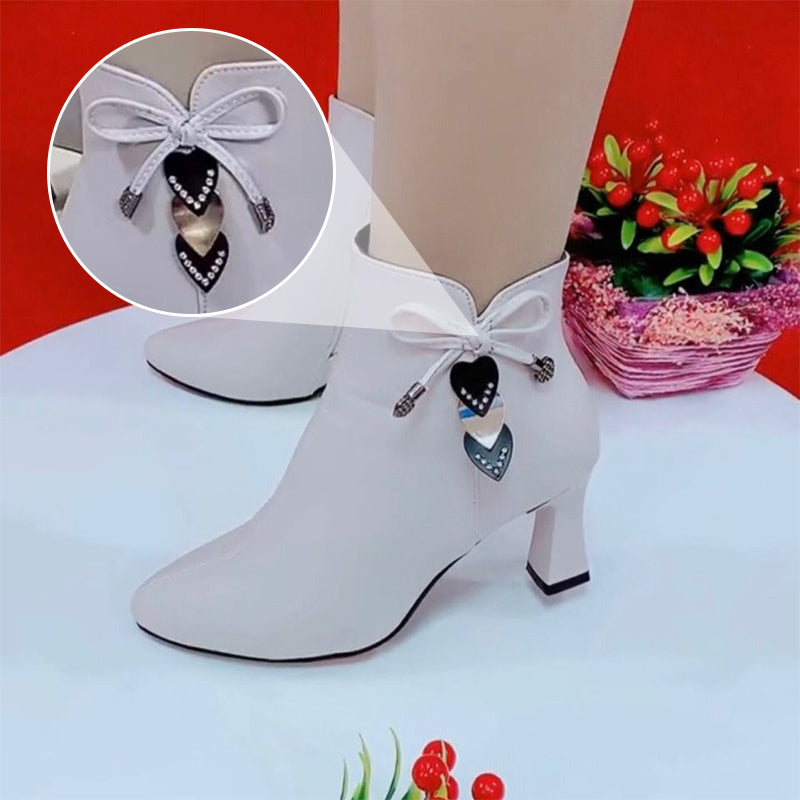 🔥 Fashionable pointed ankle boots with a bow